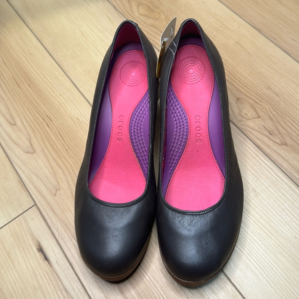 CROCS A-leigh closed toe wedge heels Espresso walnut brown size 9